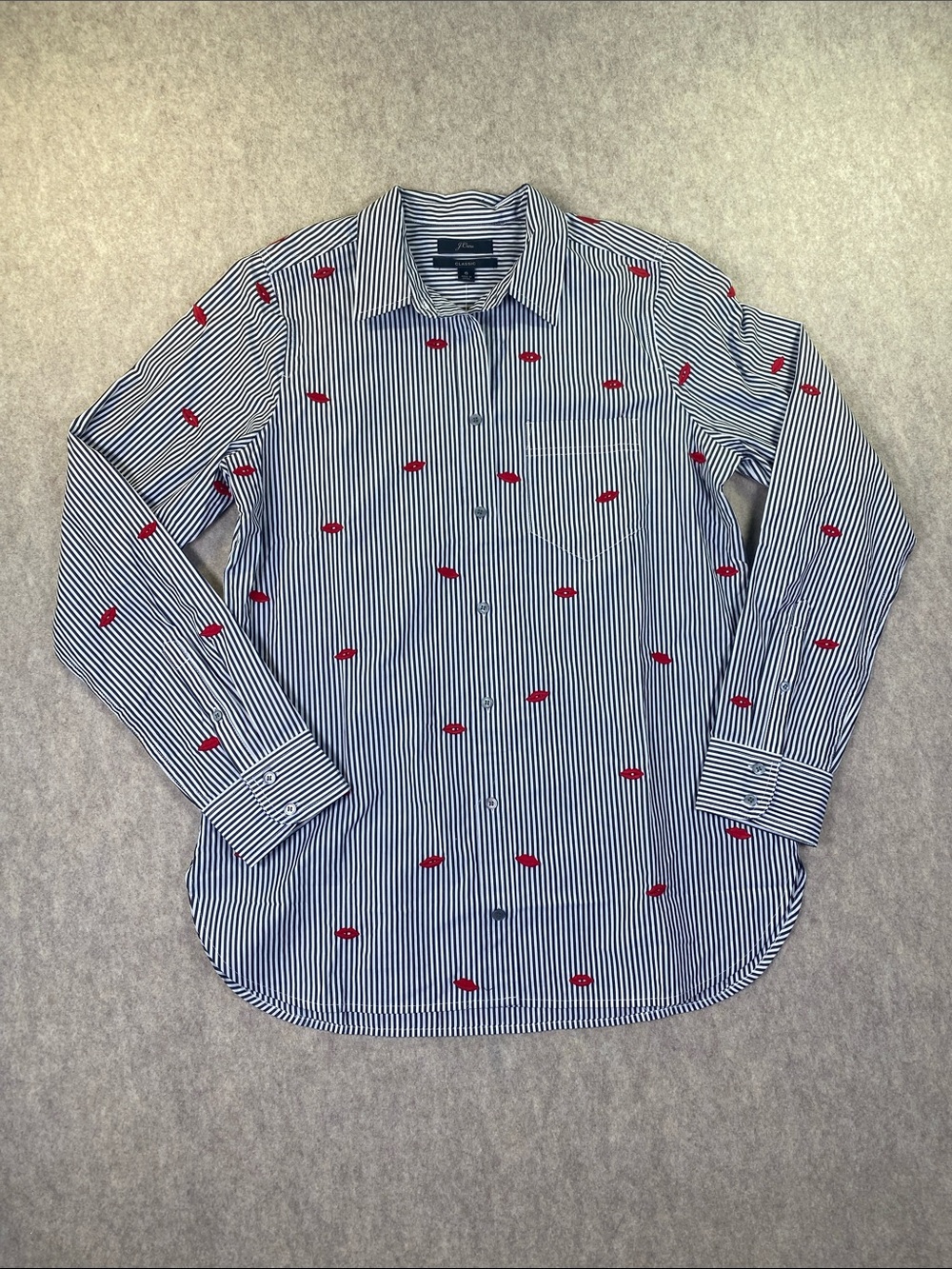 NWT J Crew Gray Striped with Red Kisses Accent Embroidery Size 6